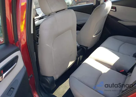 2020 Toyota Yaris Le z USA, uszkodzony, nr VIN 3MYDLBJV9LY704840